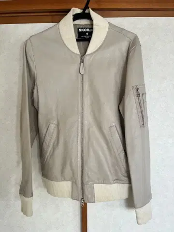 베이지 가죽 자켓