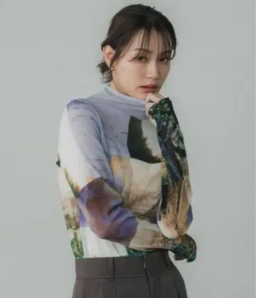 PUBLIC TOKYO 시어 탑