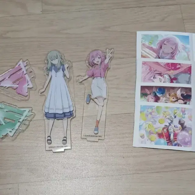 프세카 네네에무 극장판 사복 아크릴 스탠드 양도합니다