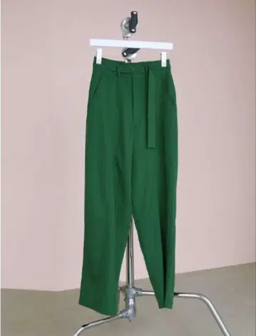 컬러 핀턱 스트레이트 팬츠