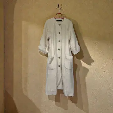 아이보리 벌룬 슬리브 롱 코트