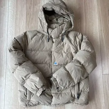 Cape Heights 후드 부착 다운 자켓 베이지