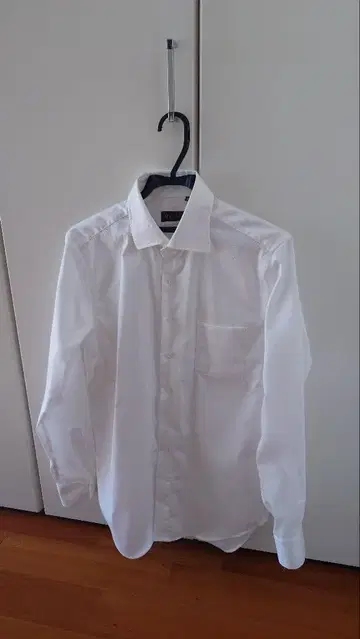 UNIVERSAL LANGUAGE 화이트 긴팔 셔츠