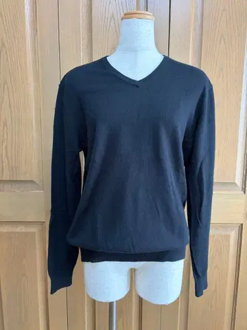UNIQLO 블랙 V넥 스웨터 캐시미어 M