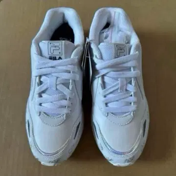 FILA WAVELET OG SHINE BTS 정국 착용 모델 스니커즈