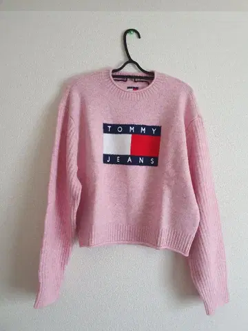 [ IVE 원영님 착용 ] 새상품*TOMMY JEANS 니트 S 사이즈