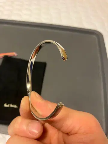 폴 스미스 트위스트 뱅글