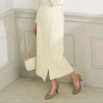 아이보리 타이트 스커트 프린지 밑단 노리즈