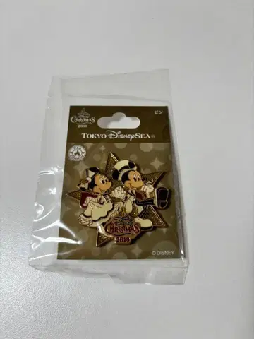 [미사용 새상품] 디즈니씨 크리스마스 핀 배지 캔뱃지 2019