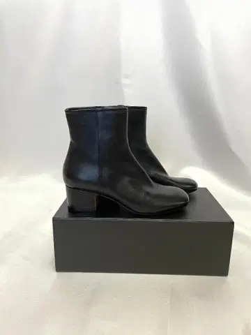 새상품 Pellico 블랙 숏부츠 사이즈 37 (24 cm)