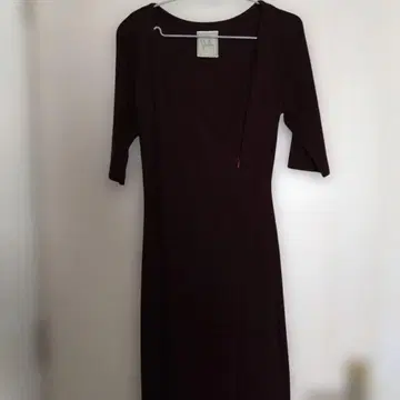 Shilla 버건디 V넥 7부 소매 원피스 사이즈 40