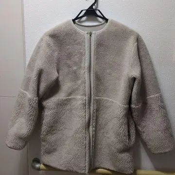 그로브 보아 소재 무스탕 코트