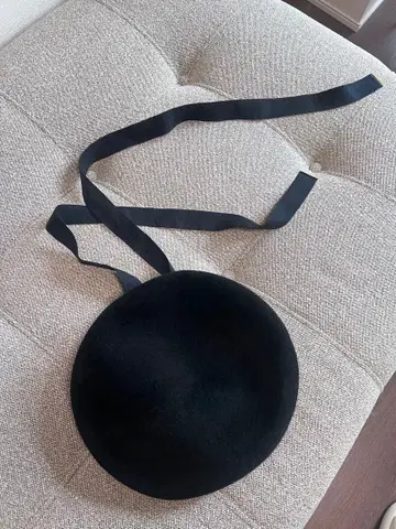 블랙 울 베레모