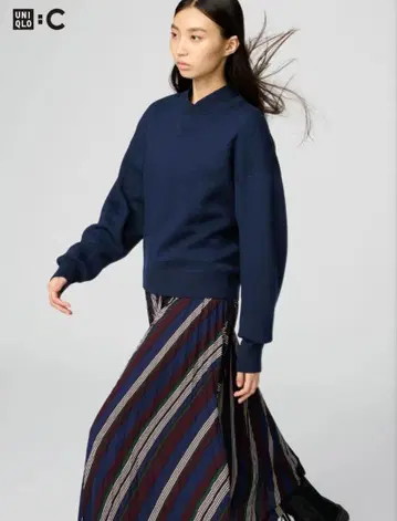 새상품 미사용품 택 포함 UNIQLO 스무스 코튼 크루넥 스웨터 네이비