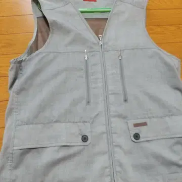 그레이 베스트 지퍼 달린 포켓