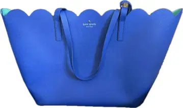 케이트 스페이드 릴리 애비뉴 카리건 스캘럽 토트백