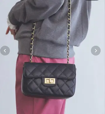 Greedy Brilliant 숄더백 블랙 퀼팅