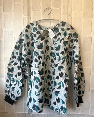 새상품 CALINER 카리네 올 패턴 블라우스 블루 M