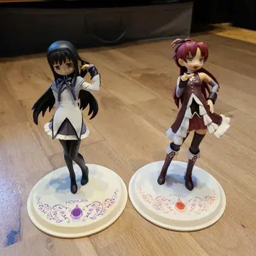 아케미 호무라 DX 피규어 2