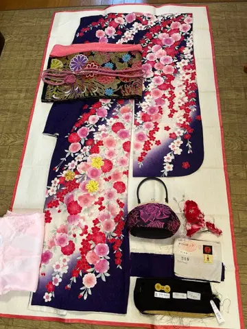 벚꽃 금 자수 청보라색과 핑크색 후리소데 세트 교유젠