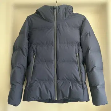 유니클로 심리스 다운 후드티 자켓 후드 부착