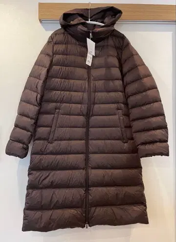 유니클로 울트라 라이트 다운 롱 코트 다크 브라운 L 사이즈 택 포함