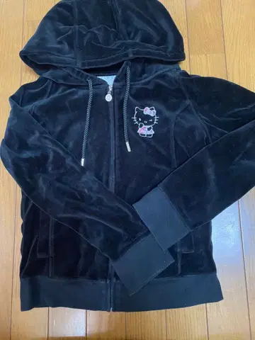 Rady x Hello Kitty 블랙 후드티