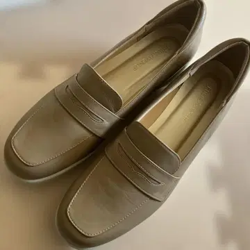 HILLS AVENUE 베이지 로퍼