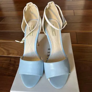 RANDA 스카이블루 오픈토 샌들 하이힐 앵클 스트랩