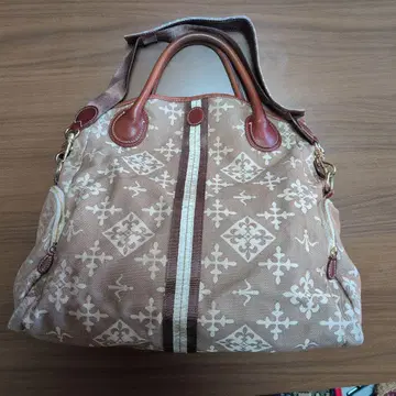 russe 캔버스 숄더백