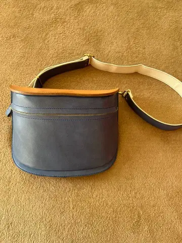 nordfeld 아날로지코 헤르츠 이보나 천연 가죽 숄더백