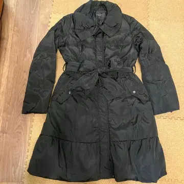 케티 다운 90% 무릎 기장 블랙 코트 사이즈 3