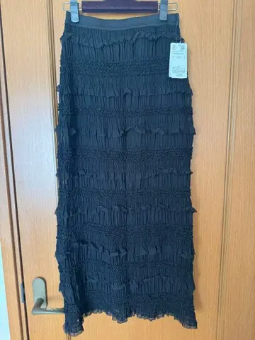 프릴 디자인 블랙 롱 스커트