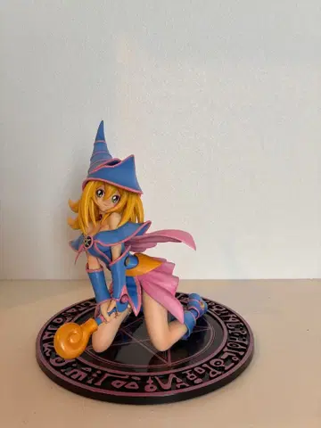 블랙 매지션 걸 피규어