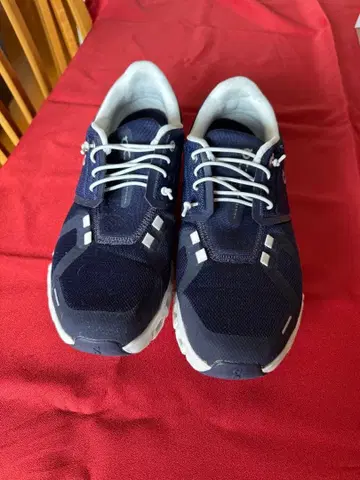 on 러닝화 네이비