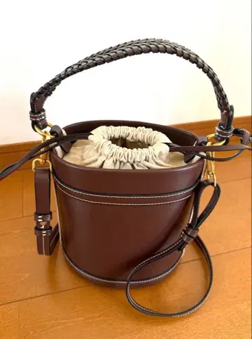 ZARA 복조리형 더블 핸들 버킷 백