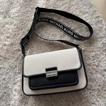 [ 새상품급 ] 마이클코어스 숄더백