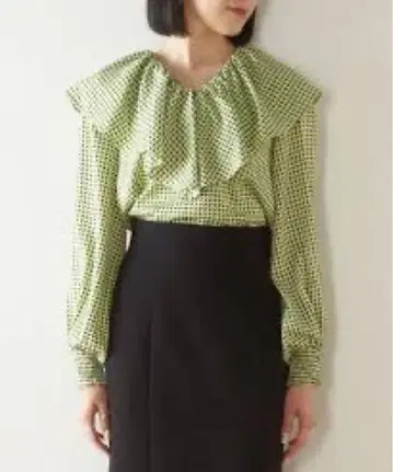 프릴 장식 도트 무늬 긴팔 상의