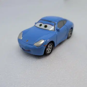 카즈 토미카 샐리