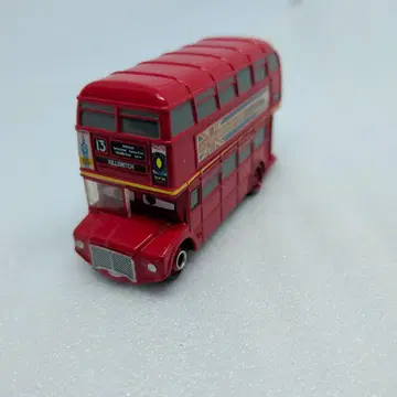 카즈 토미카 토퍼 데킹턴 3세