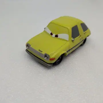 카즈 토미카 에이서