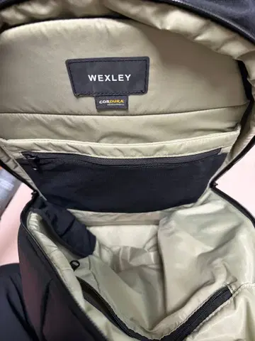 WEXLEY STEM 블랙 백팩