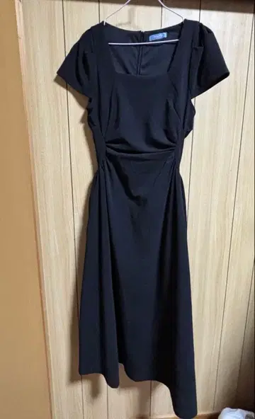 titty&Co. 원피스 허리 라인 블랙 스타일업