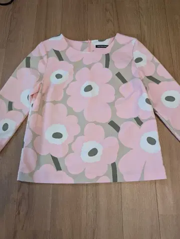 마리메꼬 우니코 티셔츠