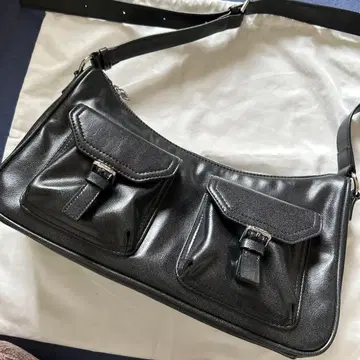 STAND OIL 블랙 숄더백 프론트 포켓 부착