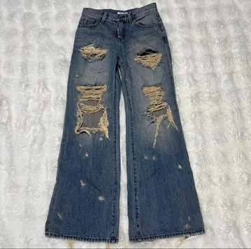 가격 대폭 인하! SLY JEANS 데미지 데님 팬츠