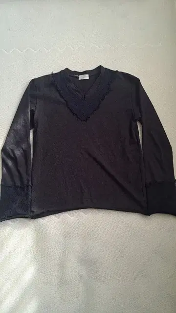 sixe 다크 네이비 V넥