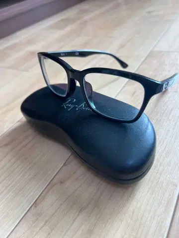 레이밴 블랙 프레임 패션 안경 케이스 포함