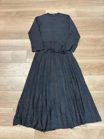 미라 오웬 그레이 니트 원피스