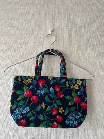 페이러 체리 패턴 토트백 네이비